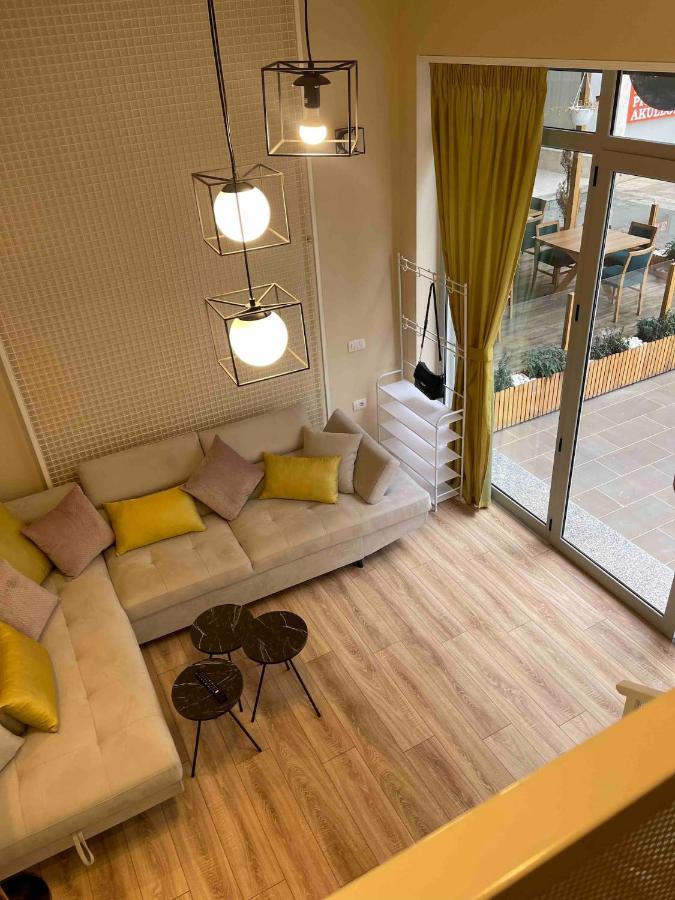 Lovely Apartment In Pogradec City With A Lake View エクステリア 写真