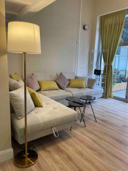 Lovely Apartment In Pogradec City With A Lake View エクステリア 写真