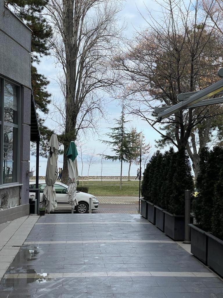 Lovely Apartment In Pogradec City With A Lake View エクステリア 写真
