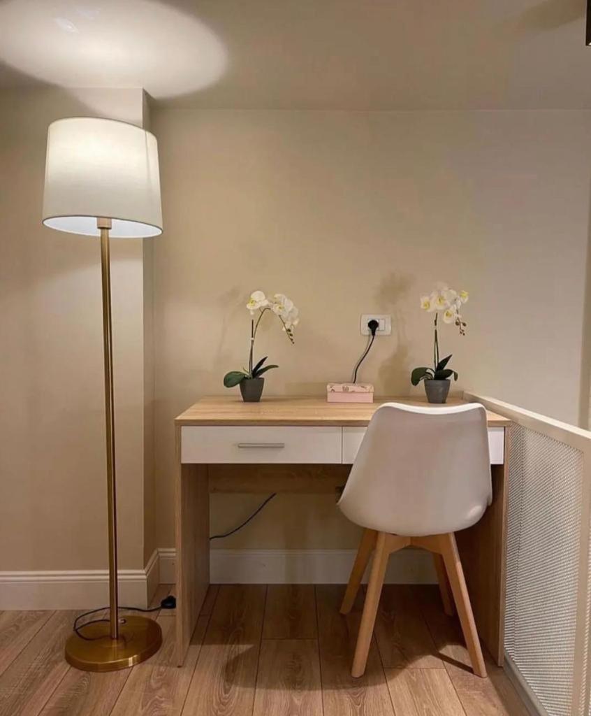 Lovely Apartment In Pogradec City With A Lake View エクステリア 写真